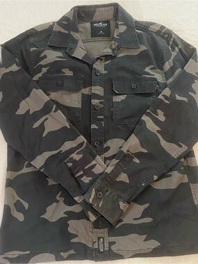 Hollister Camo Trucker Jacket Sewn Back Logo Floral Spellout Women’s Medium